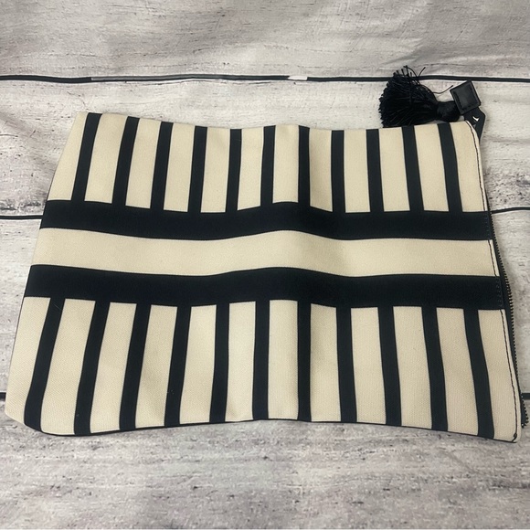 SUMMER & ROSE CANVAS FOLD OVER CLUTCH NWOT - Picture 6 of 8